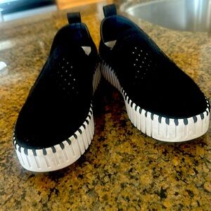 Isle Jacobsen shoes these shoes are too large for me wore twice.